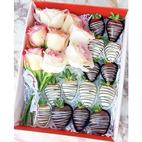 Black & White Indulgence Chocolate Strawberries with Roses Gift Box